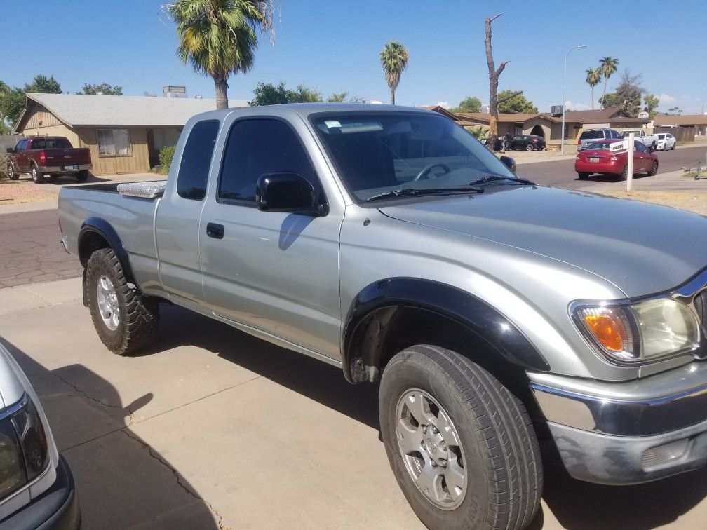 Toyota tacoma 2001 .4cilindros 190 millas título abierto