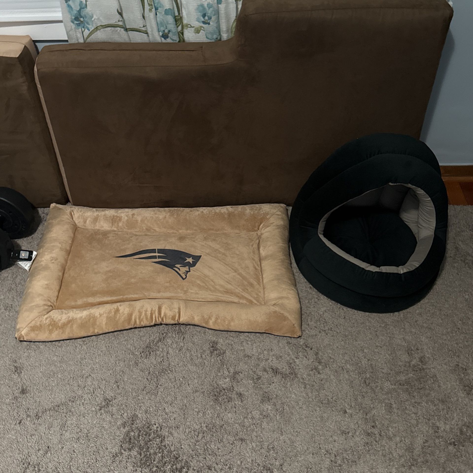 Patriots Dog Bed And Regular Cat Bed 