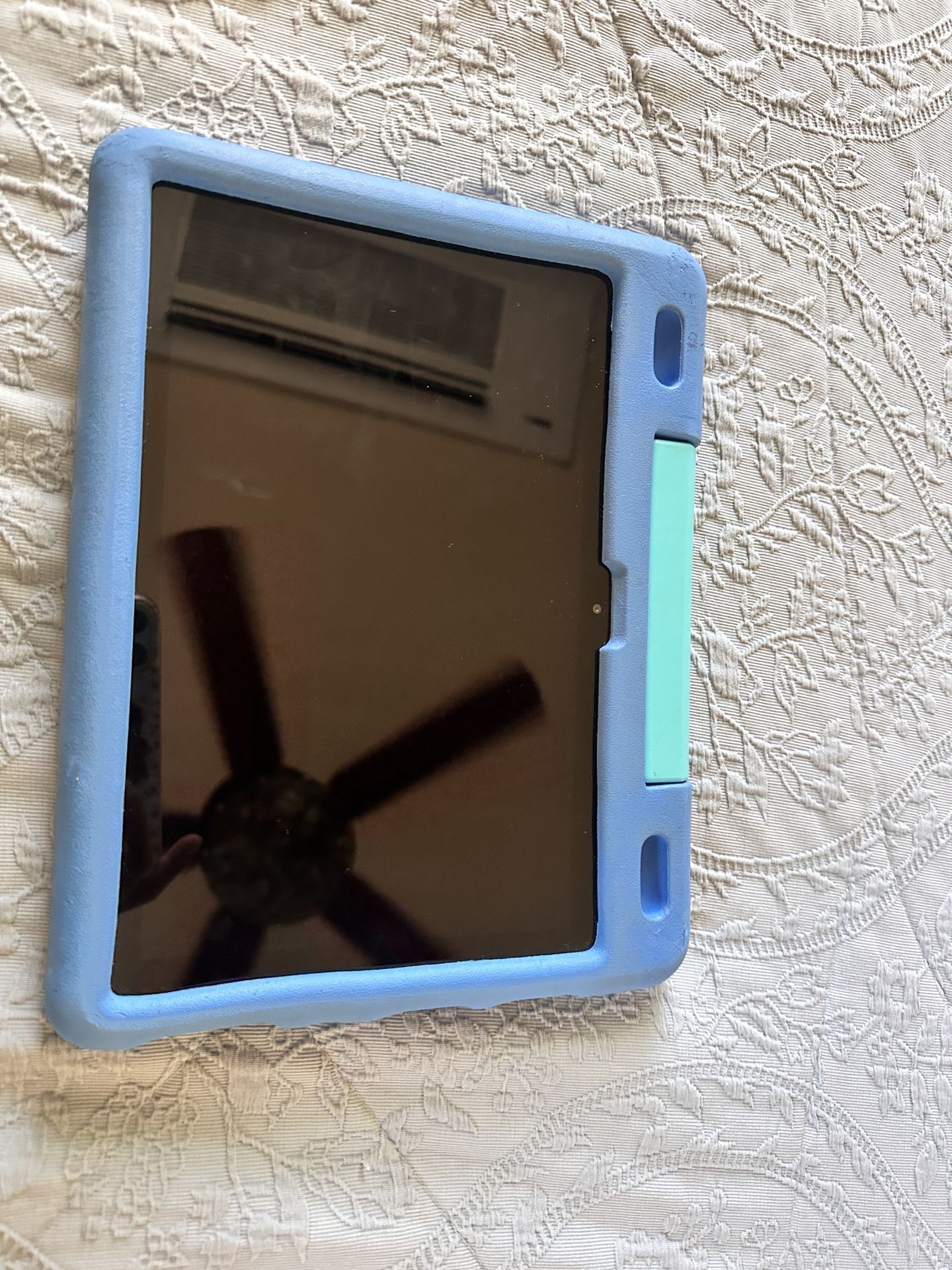 Amazon Fire HD 8 Kids Edition Tablet (10th Gen) – Excellent Condition