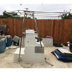 Tee Top 5’ By 7’ 4 Rod Holders , 2-Outrigger , Antenna And GPS Mounts