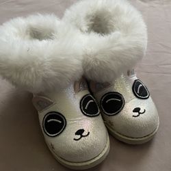 Cat & Jack Panda Bear Sparkle Fuzzy Boots Toddler SZ 7