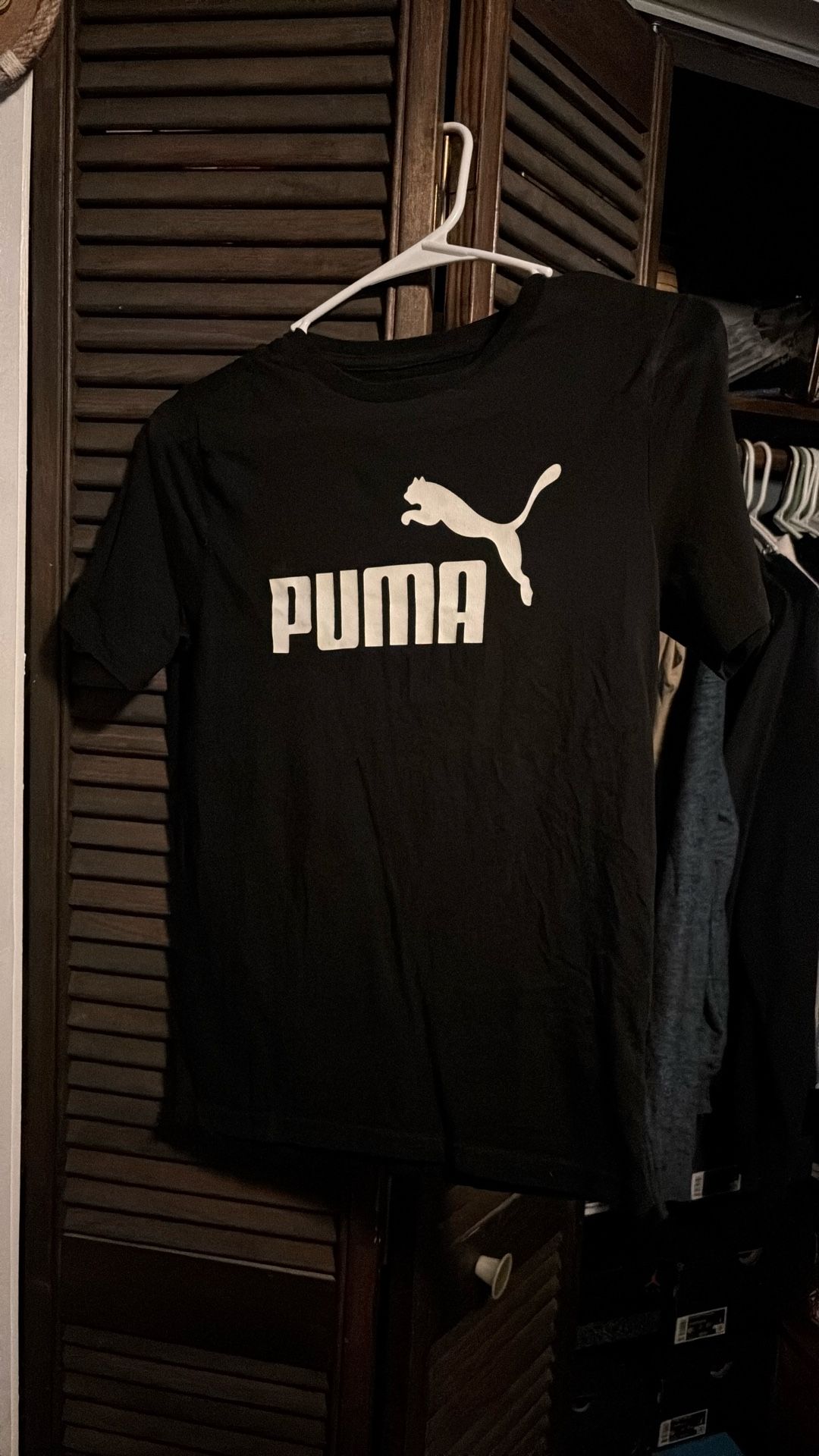 Boys Puma Tee Never Worn Size 10-12 medium