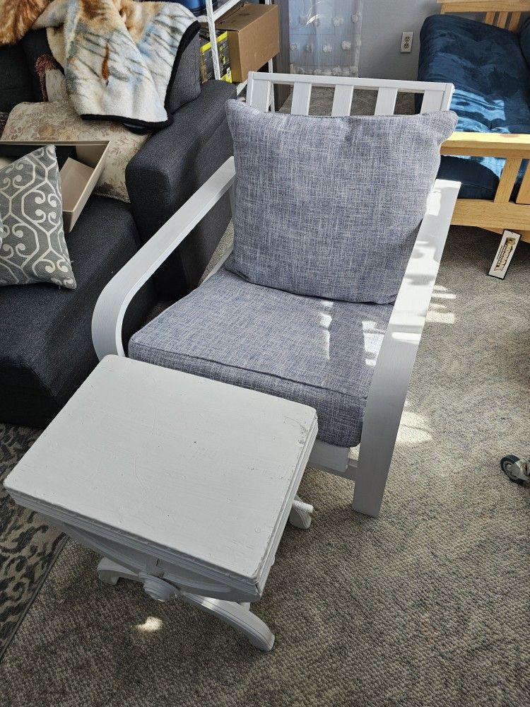 FUTON CHAIR