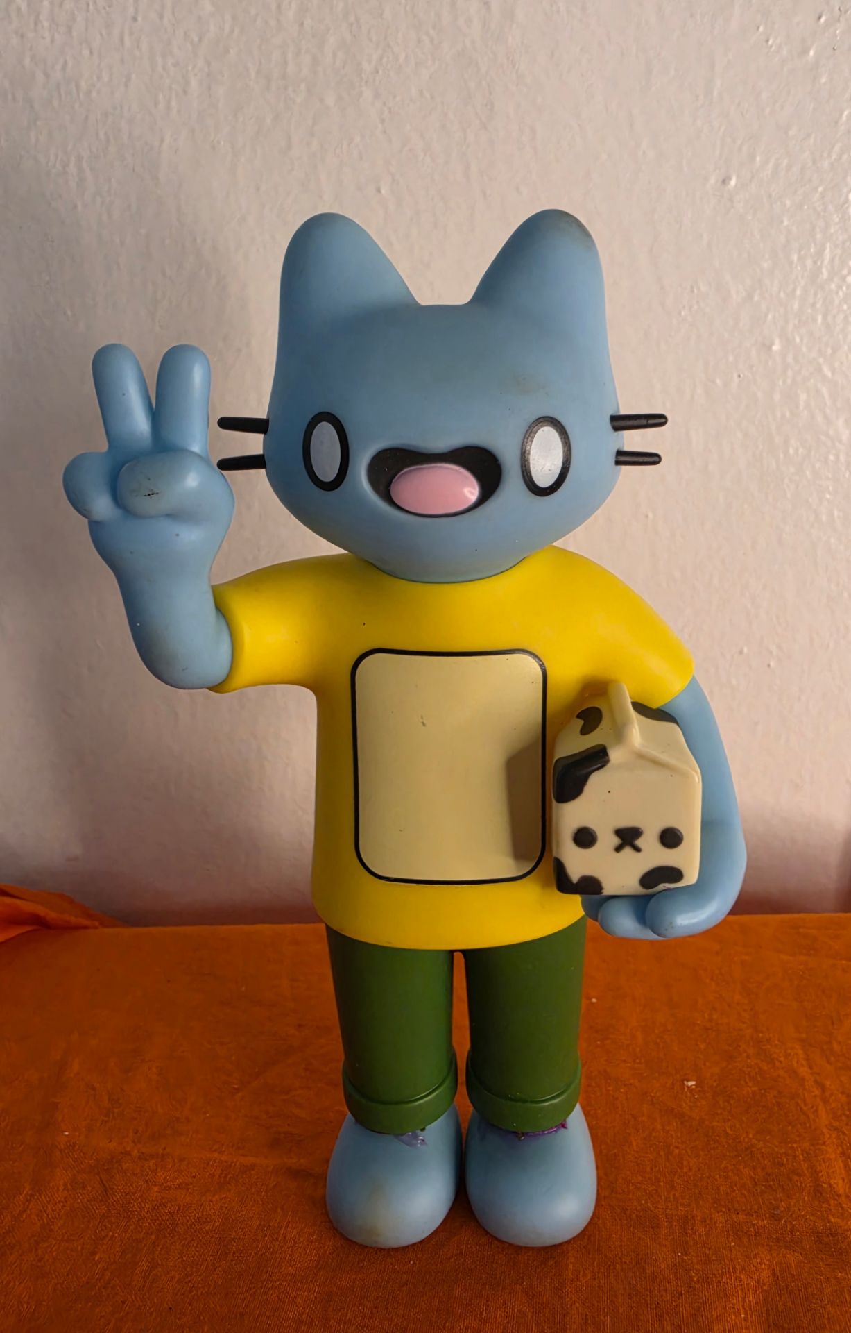Cool Cats Blue & Chugs Vinyl Macy's Thanksgiving Parade,Not Original Box.