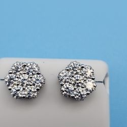 🔥 Moissanite Cluster Studs – 3.50ctw – S925 Screw-Backs (INSANE Shine)