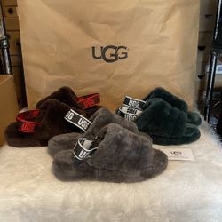 Women Size 9 UGG SLIDES