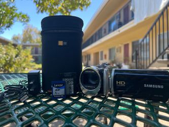 Samsung HMX-F90 Camcorder - Black