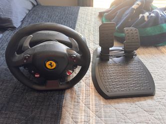 Racing wheel and pedal set