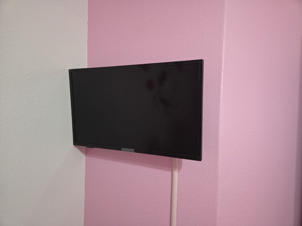 Insignia 32 Inches TV