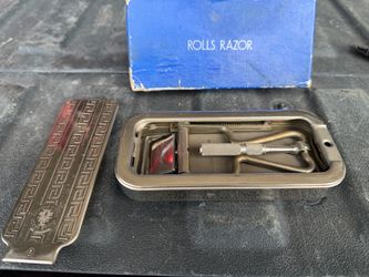 Vintage Rolls Razor