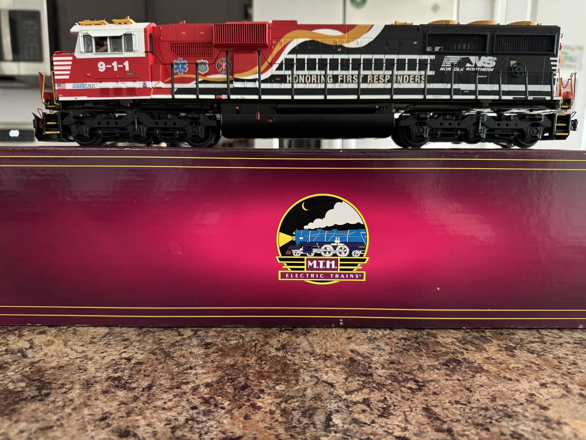MTH O Scale Premiere SD60e 911 Diesel