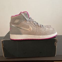 Jordan Retro 1. Size 7Y