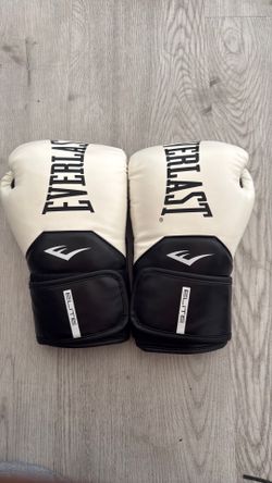 White everlast gloves