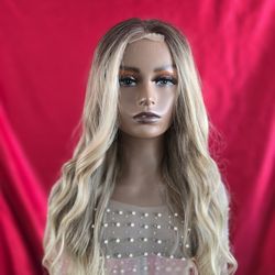 Vainilla Blonde. Balayage Syntbetic Hair Wig New  26" 