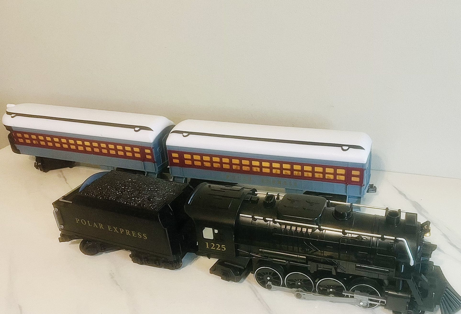 Lionel Polar Express Train Model:712100 (Trains Only)