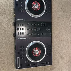 DJ Equipment 
