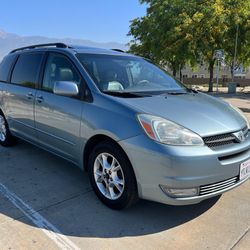 2004 Toyota Sienna