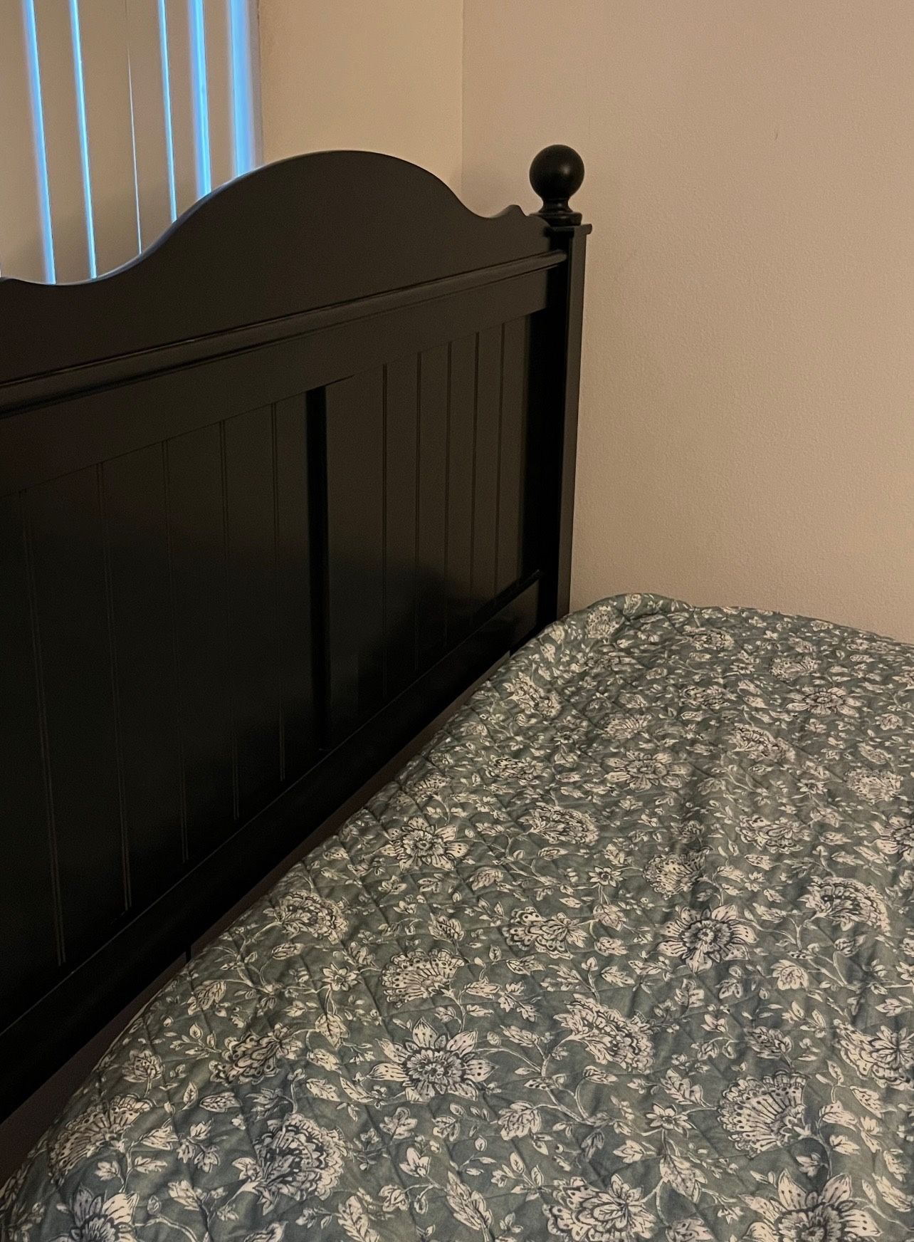 Queen Bed ,Mattress, Dresser W/ Mirror -$100.
