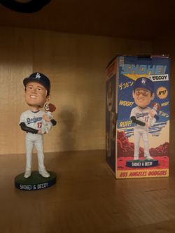 Bobble head shohei and decoy