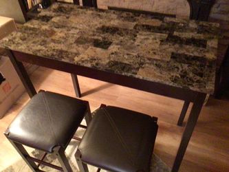 TABLE & STOOLS