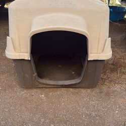 Plastic Dog House From Pet Mate. For Medium Size Dogs.