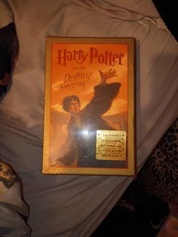 Harry Potter And The Deathly Hallows Book 