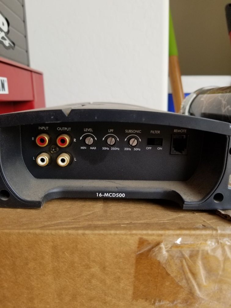 Memphis car stereo set Amp, 2 Subwoofers and capacitor for Sale in