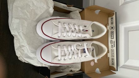 NEW Women’s Converse Chuck Taylor All Star Low-Top Sneaker sz 8