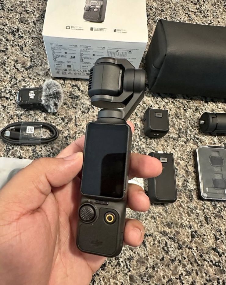 DJI Osmo Pocket 3 Creator Combo 