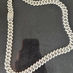 Moissanite Pendant Chain – Sparkling Diamond Alternative – Brand New