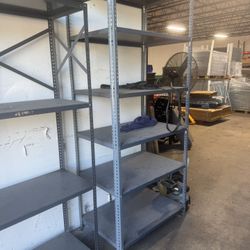 Metal Shelving / Pallet Racks