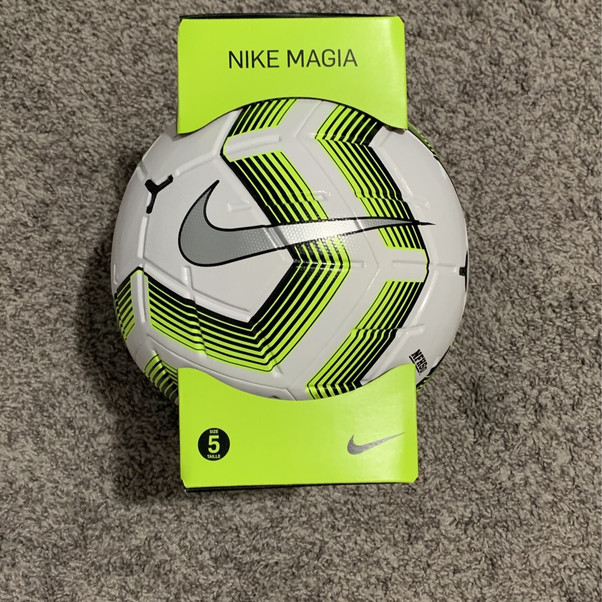 Nike Team NFHS Magia Soccer Ball Size 5 Match Ball SC3537-100 $60 NEW IN BOX!