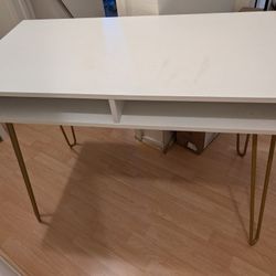 White Desk 