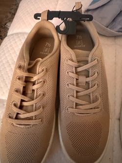 Women’s sneakers