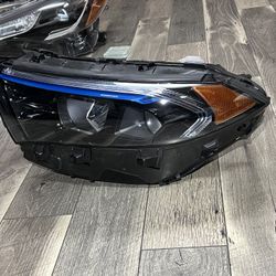 2022-2025 MERCEDES BENZ W243 EQB300 EQB350  LEFT DRIVER SIDE HEADLIGHT WITH ALL MOUNTING TABS MISSING  PLEASE READ THE HOLD ADD 