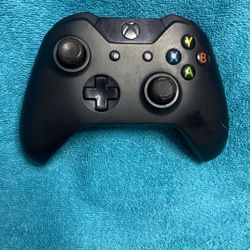 Xbox 1 Controller Normal Size And It’s Black