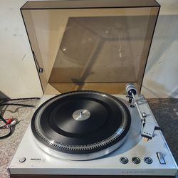 Philips turntable. Grado cartridge