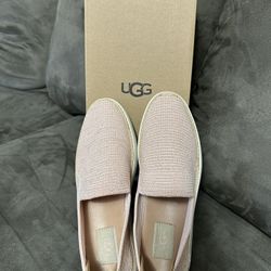 BRAND NEW WOMENS UGG SLIP ON FLATS SIZE 7.5