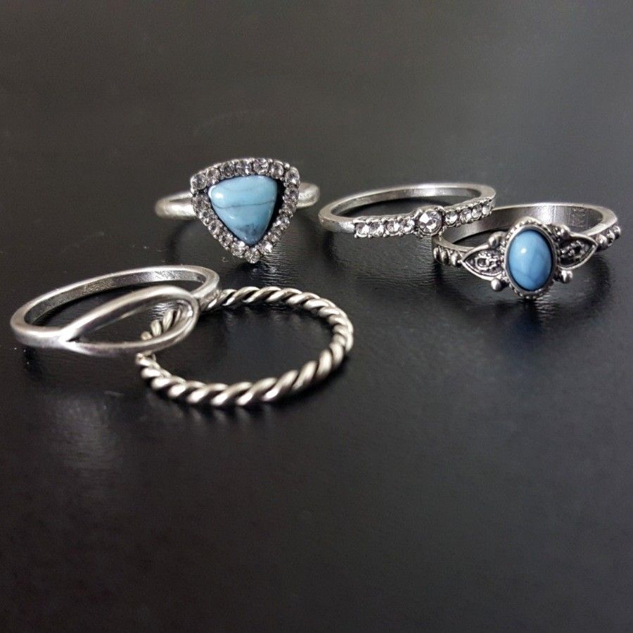 Set of 5 Silver / Turquoise Rings