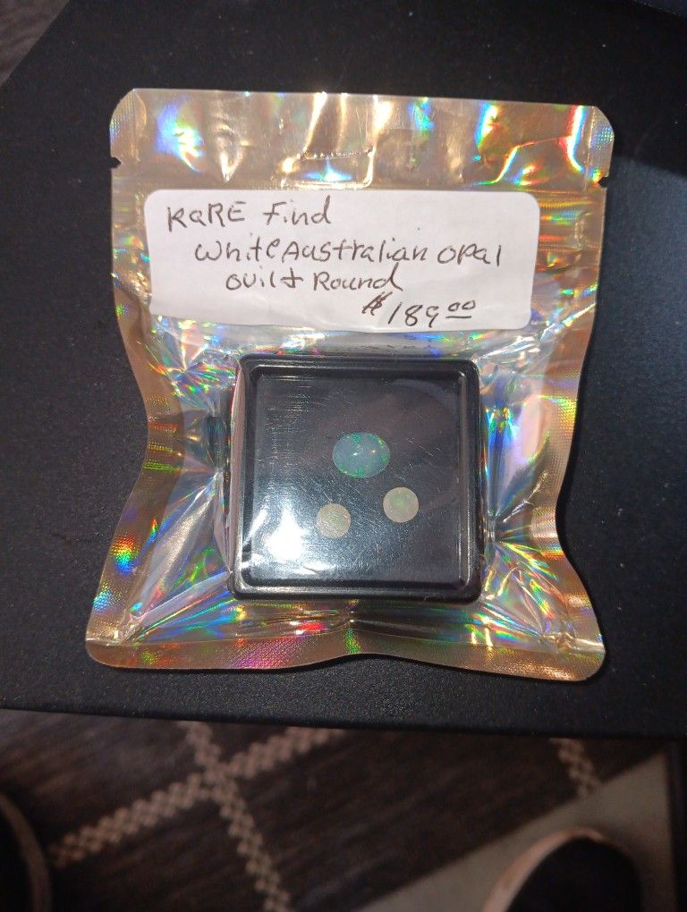 Rair Find White Australian Opals  Ovil And Round 