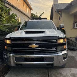 2018  Chevrolet Silverado 2500hd diesel