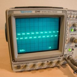 Tektronix 2246 100MHz Analog Oscilloscope --- With Probes!