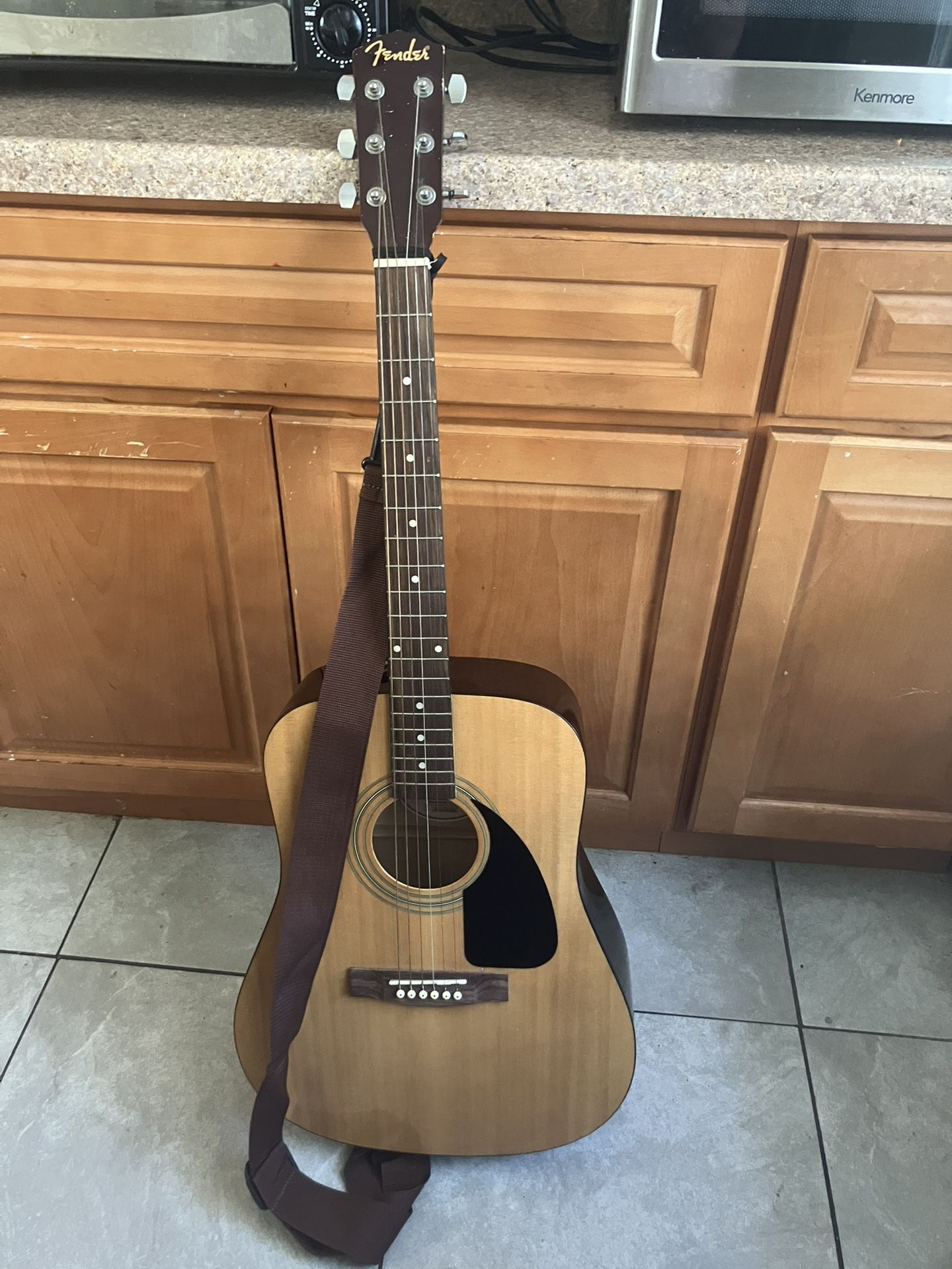 Acoustic Fender FA-100 Guitar