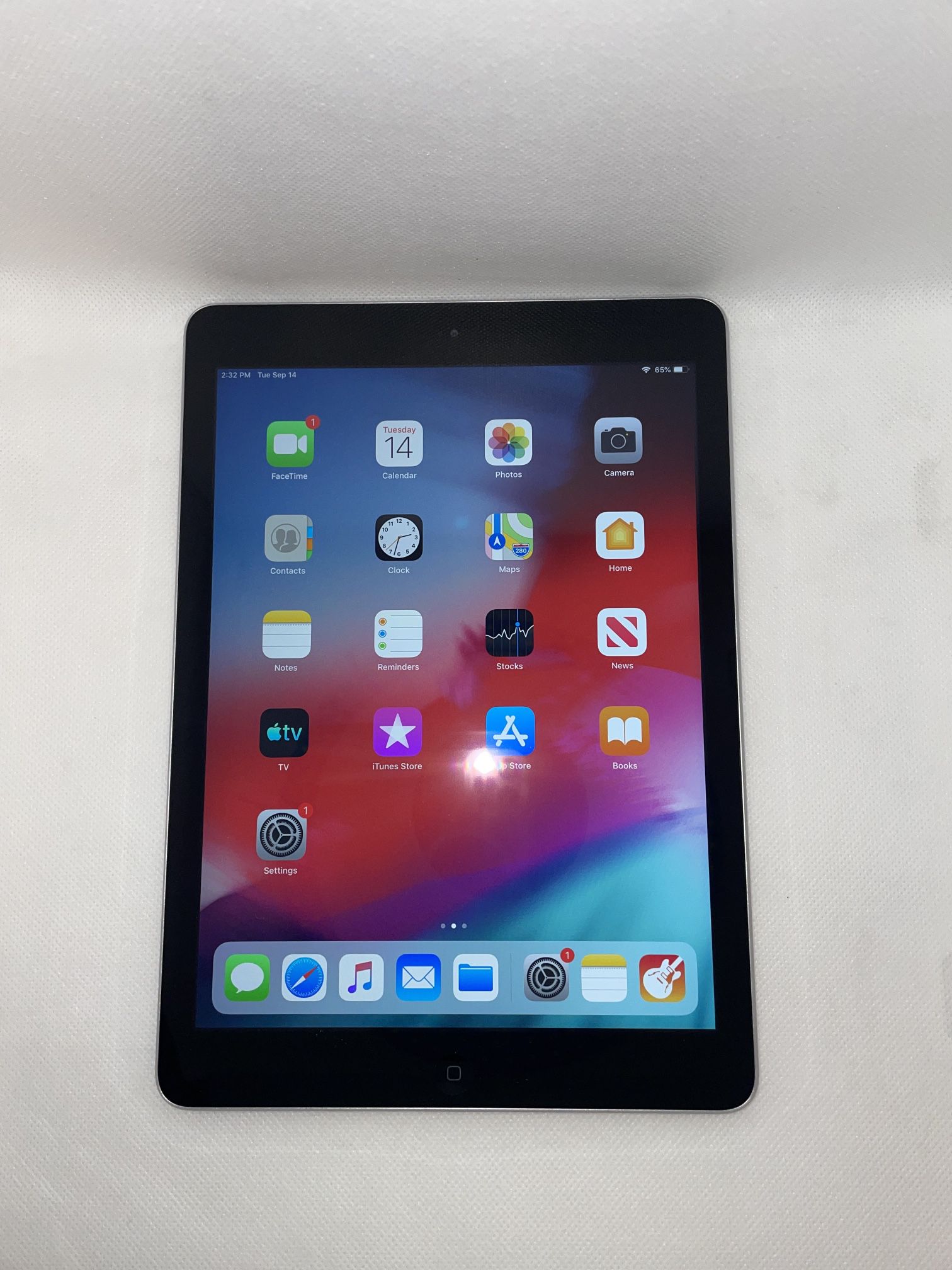 Apple iPad Air (16gb) space gray