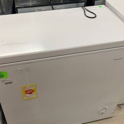 FRIGIDAIRE FFC07M2UW CHEST FREEZER