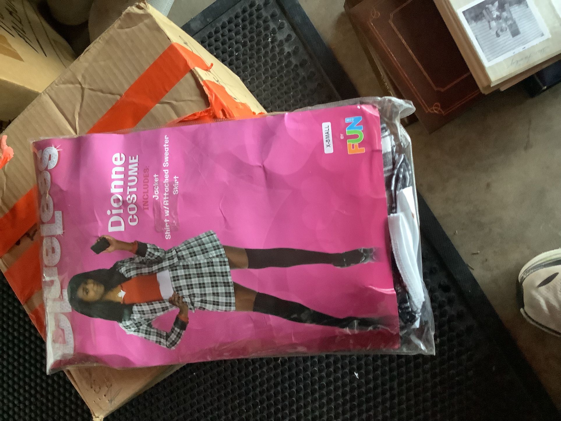Clueless Dionne Costume Brand New Women’s Size XS 100% Cotton. Includes Jacket, Shirt With Attached Sweater And Skirt.
