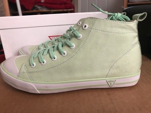 New GUESS Women’s Keds, Size 9