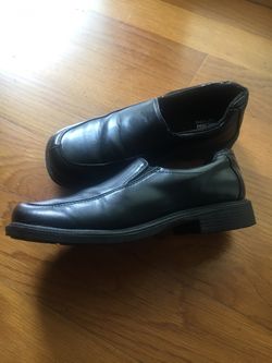 Boys dress shoes- size 3