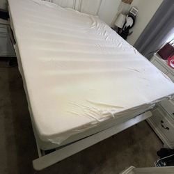 Tempur Pedic Queen Bed 