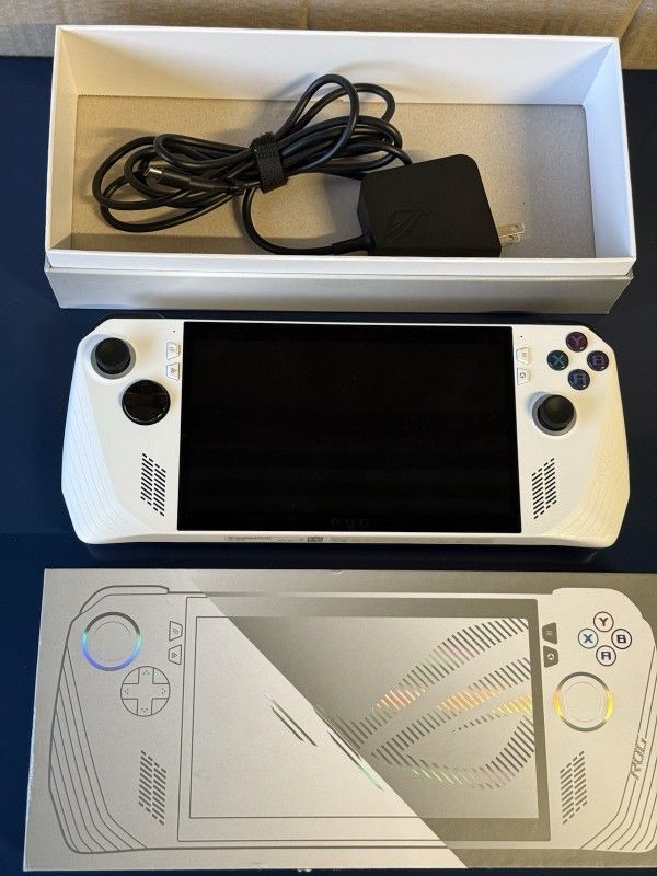 Asus Rog Ally Z1 Extreme console
